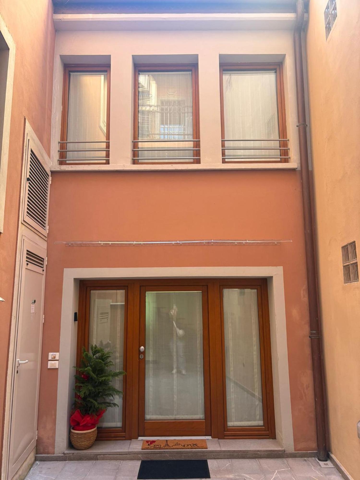 Apartamento Nest Living Sunset 42 Údine Exterior foto